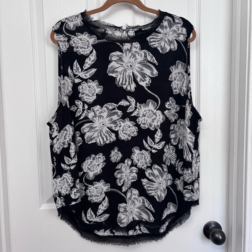 Black Floral Sleeveless Blouse | Who What Wear 3X